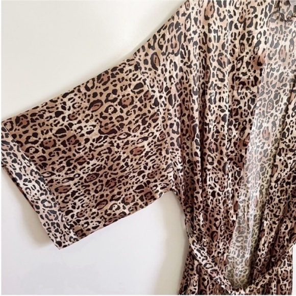 Victoria's Secret robe tan black leopard print satin tie belt kimono sleeves - Picture 5 of 9